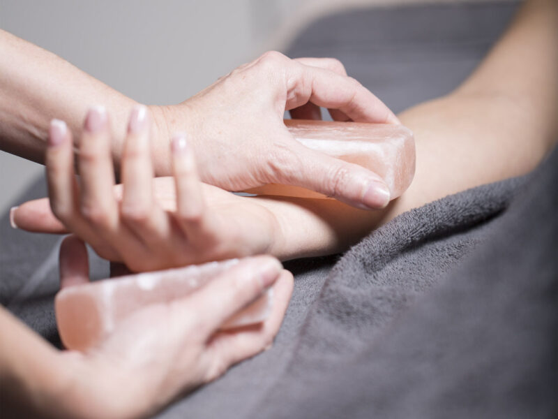🌸 Ritual de Sales del Himalaya – Nuestra experiencia estrella 🧖‍♀️✨